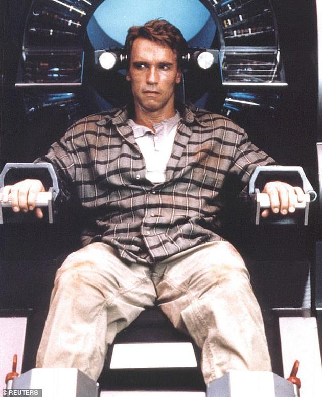 　　1990年的电影《全面回忆》（Total Recall）正是以该设想为基础。片中施瓦辛格饰演的道格拉斯·奎德（Douglas Quaid）进行了一趟虚拟旅行，结果发现自己信以为真的生活其实是个彻头彻尾的谎言。