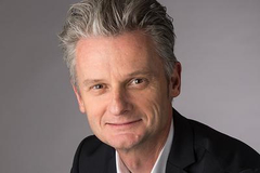 微软亚太区总裁：中国发展AI有优势 上海是创新代表