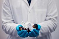 聚焦新冠疫情:缺乏特效药怎么办?将与人类长期共存?