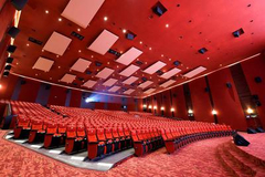 停摆100多天后影院复工在即 各家争夺暑期档首部新片