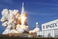 美国完成首次商业载人飞行 SpaceX宇航员返回地球