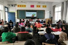 中办国办印发《关于进一步减轻义务教育阶段学生作业负担和校外培训负担的意见》