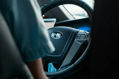 比亚迪半导体分拆上市被按“暂停键”，市场争议百亿估值