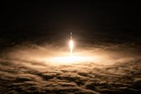 SpaceX使用“十手火箭”成功发射51颗二代星链卫星
