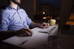 算法控制下的打工人：劳动内卷与群体焦虑