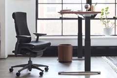 大厂裁员，最后裁掉的是桌子和椅子