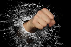 零跑都过万了，留给蔚来的时间不多了