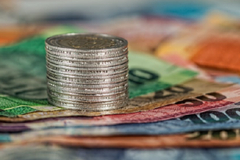 “搜狐全体员工遭遇工资补助诈骗”上热搜 网友：打工人真的好惨