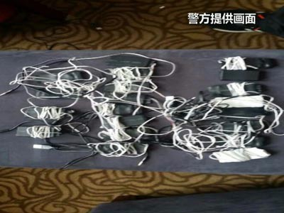  警方缴获作弊工具（图源于网络）