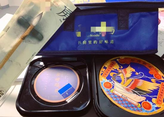 ▲某品牌面馆外卖包装 来源：微博网友