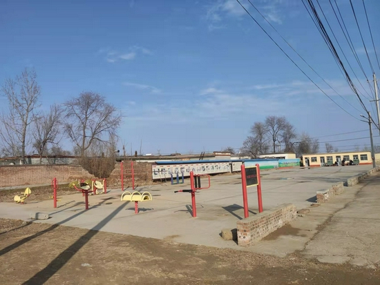 村中的活动广场 时代周报记者 杨玲玲/摄