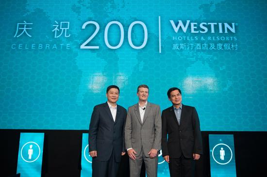 由左至右：喜达屋酒店及度假酒店国际集团三位领导：钱进、李博恩、何国祥