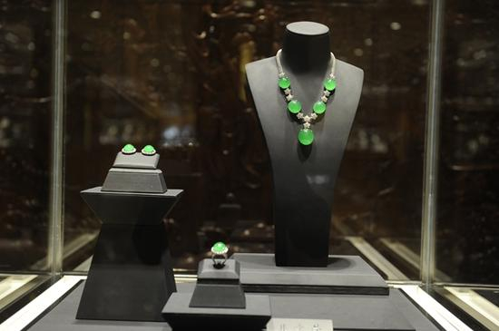 北京七彩云南旗舰店“绝代风华”镇店之宝