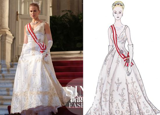 礼服复刻了经典象牙白色礼服