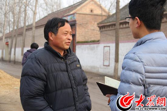 村民朱之星向大众网记者讲述村民的态度