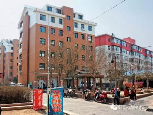 被赵黎平枪杀的李某某的家，位于赤峰市百合新城南区17号楼。