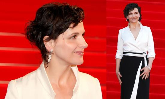 朱丽叶-比诺什(Juliette Binoche)佩戴通灵珠宝STARLET(红毯)系列钻饰亮相戛纳