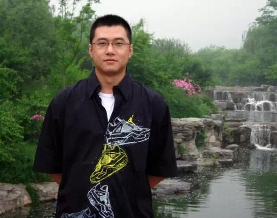 Running Together的公益宣传大使，CCTV-5评论员、Running Together现场主持人吴为及家人。