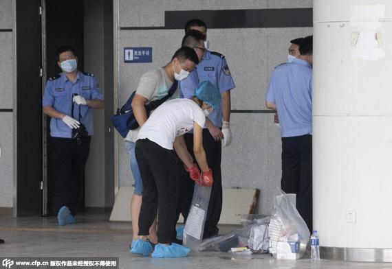 广州大学城附近场馆男厕现女尸警方征线索图