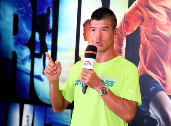 安踏Challenge 100体验分享会陈盆滨与跑步达人畅谈畅跑。