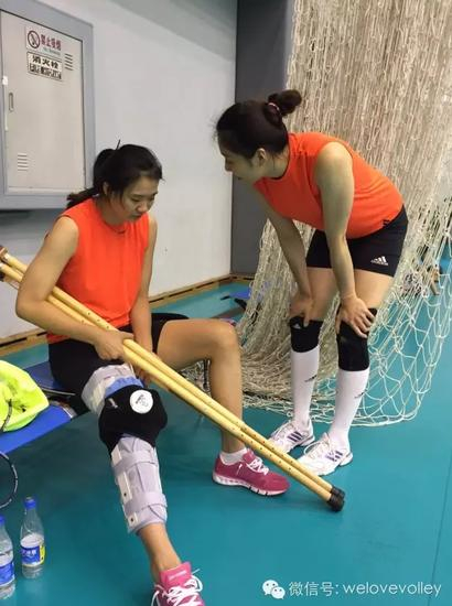 杨珺菁与杨方旭交谈