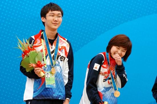 广州亚运会围棋混双赛朴廷桓李瑟娥夺冠，同样让大家印象深刻的还有填子事件。