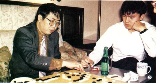 聂卫平与依田纪基观战