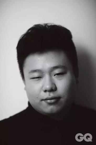 　　施宁杰，《变形计》第七季第二期的城市主人公，参加节目时16岁。被称为“奇葩富二代”、“《变形计》史上最难以改变的主人公”。