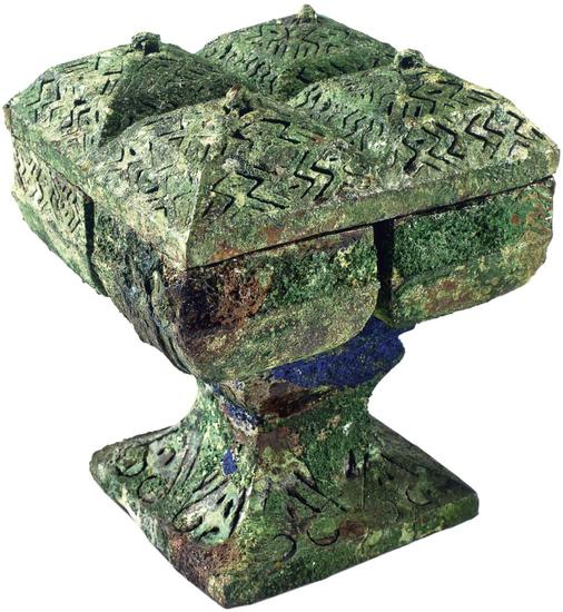 广州南越王墓出土四格香炉