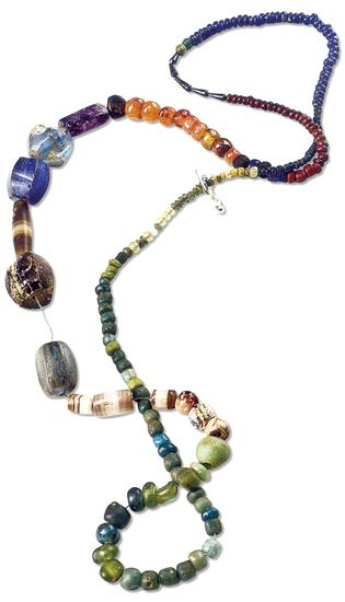 广东徐闻出土东汉玛瑙琉璃珠饰