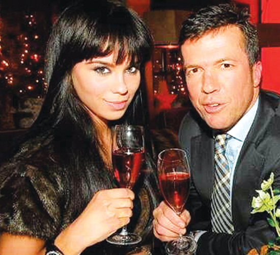 马特乌斯和年轻的妻子莉莉安娜