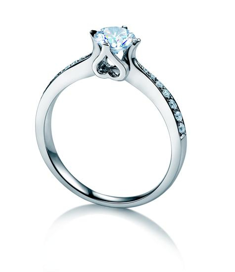 潮宏基珠宝Forevermark®永恒印记全新心蝶系列心之约美钻半密镶戒指