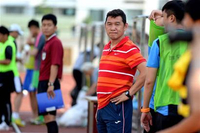 四川足球独苗陷欠薪门 前主帅四处奔走讨薪