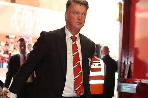 范加尔脚踩多只船