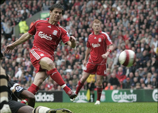 利物浦始终没能真正填补阿隆索离去后的空缺