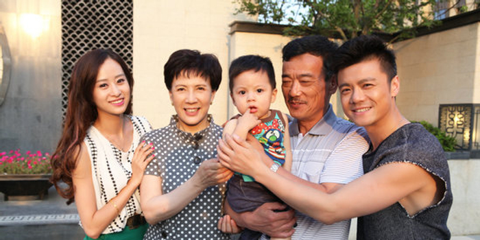 摘要:  韩烨化身强势媳妇沈妮妮,与思想顽固同样强势的婆婆,遇上任何