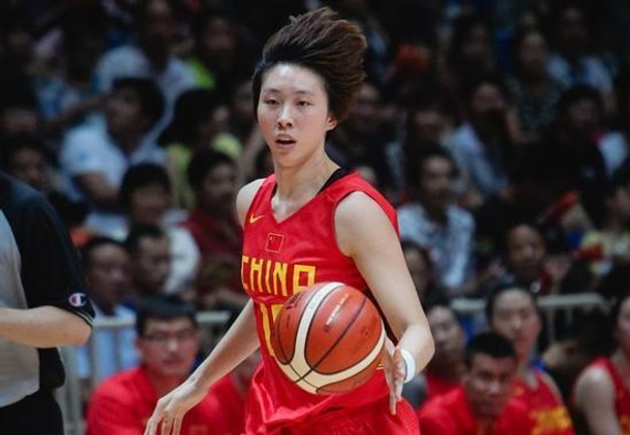 一年完成三级跳女篮新人吴迪获主帅认可