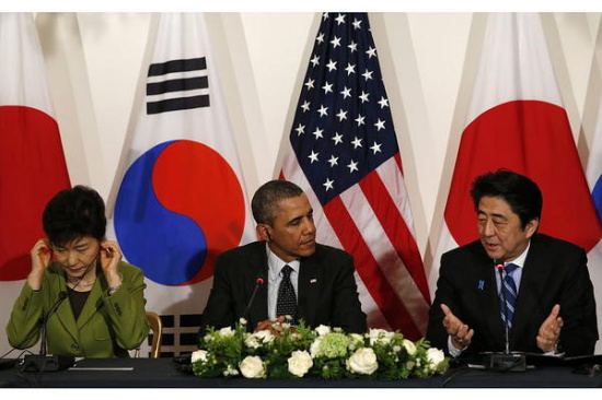 　　3月25日，韩美日三国首脑在荷兰海牙举行会谈。（配图为新浪智库编辑挑选，与文章内容无关）