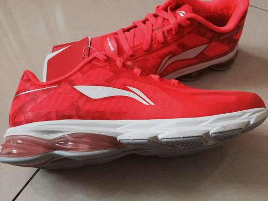 新一代环弓加入了GEL材质。