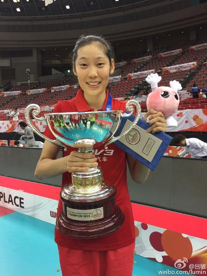 笔者为朱婷拍照留念