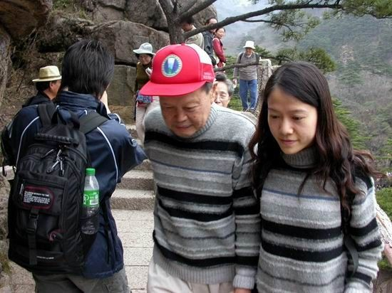 杨振宁和小自己54岁的翁帆