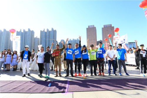 王濛领跑，于月仙助跑为首届马拉松助阵。