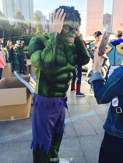 快乐奔跑，趣味马拉松打造全民狂欢盛宴。