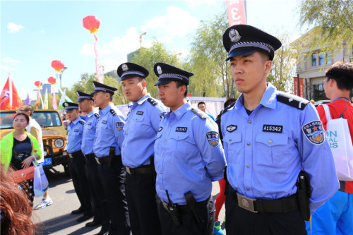 投入安保力量1000余人，安全巡逻车 100余台，以保障赛事安全有序进行。