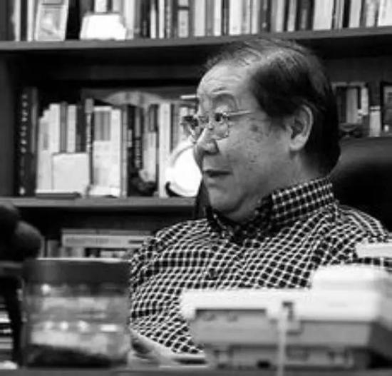 金耀基：现任香港中文大学社会学讲座教授
