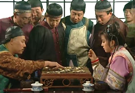 赵薇在《还珠格格》里就与围棋结缘