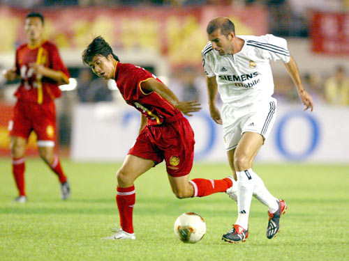 齐达内突破祁宏