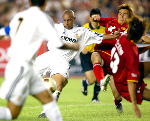 封堵卡洛斯的是？