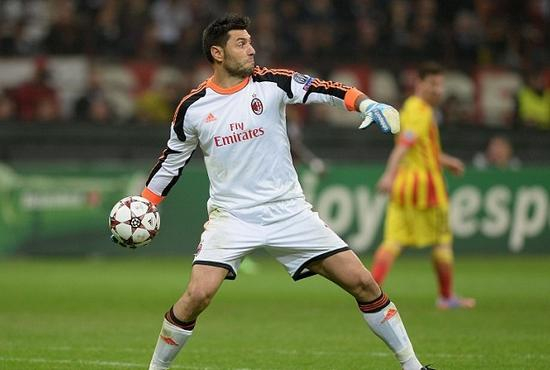 离开米兰后很少打比赛