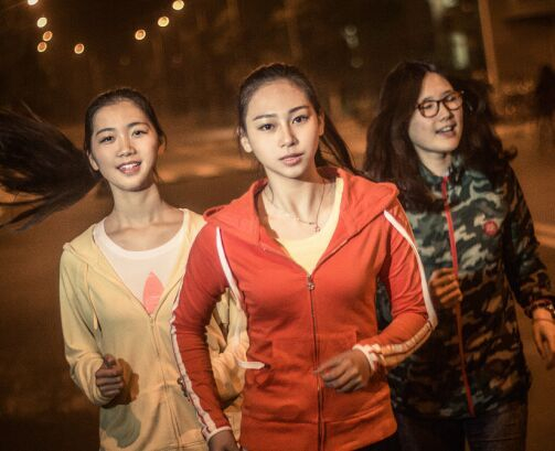 穿的不要太暴露。